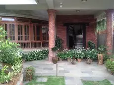 Vardan Resort n' Apartment 