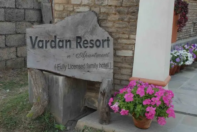 Vardan Resort n' Apartment 