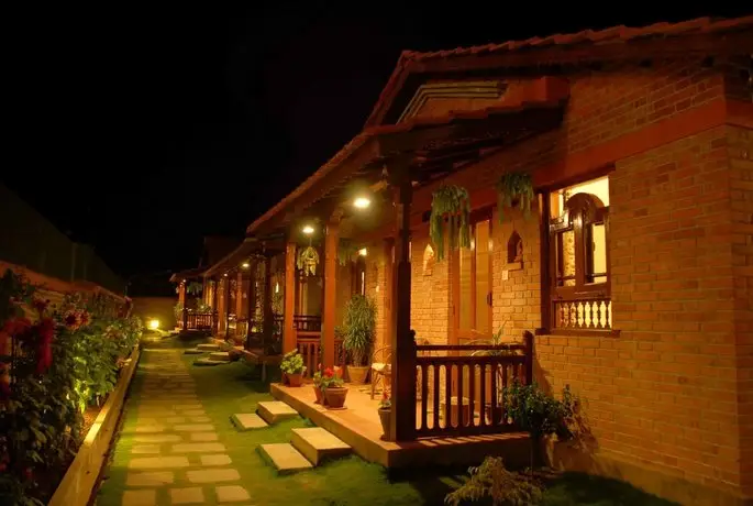 Vardan Resort n' Apartment 