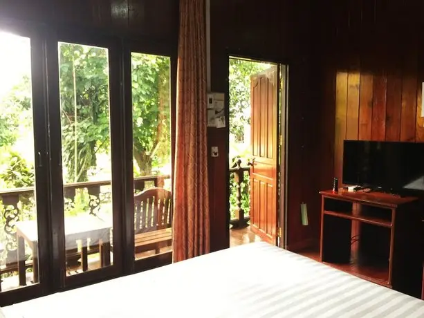 Vang Vieng Sunrise View Resort 