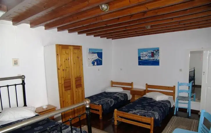 Voula Apartments & Rooms 