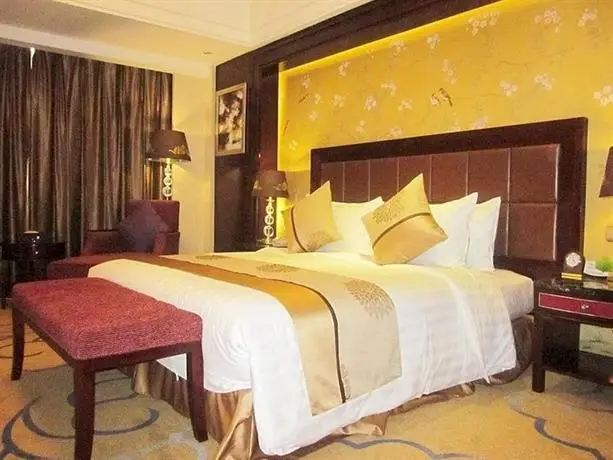 Yichang Golden Ray International Hotel 