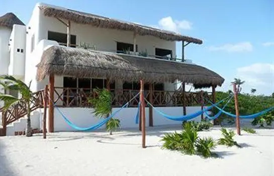 Almaplena Beach Resort 