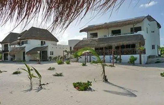 Almaplena Beach Resort 