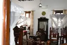 Tembo House Hotel 