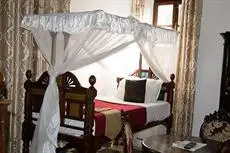 Tembo House Hotel 