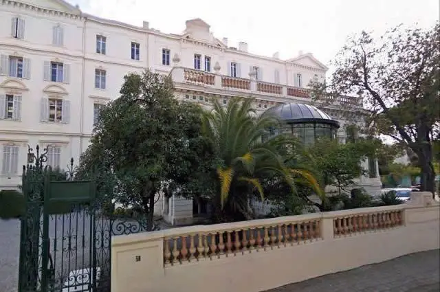 Apartments Alexandre III