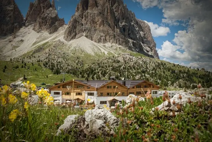 Passo Sella Dolomiti Mountain Resort 