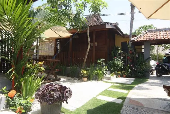 Andy's Surf Villa & Bungalows 