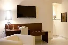 Apollo Suites 