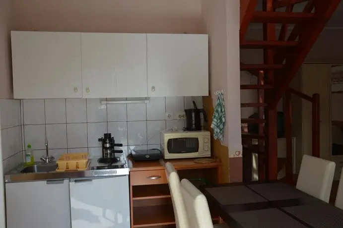 Kek Laguna Apartmanok 