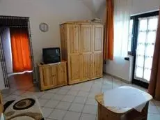 Magyar Apartmanhazak I-III 