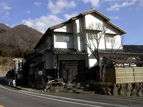 Yufuin Country Road Youth Hostel 