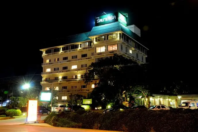 Rattana Park Hotel