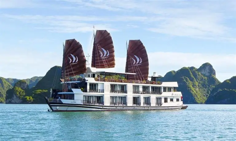 Pelican Halong Cruise 