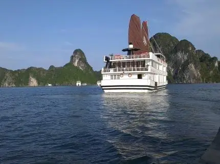 Pelican Halong Cruise 