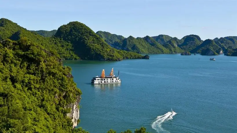 Pelican Halong Cruise 