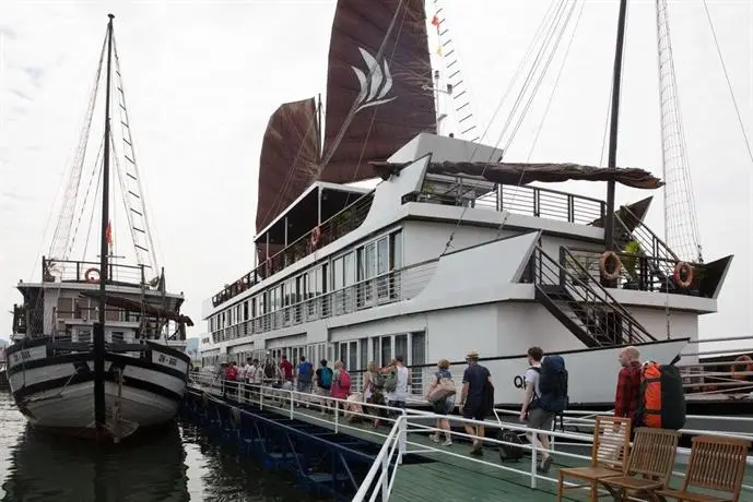 Pelican Halong Cruise 