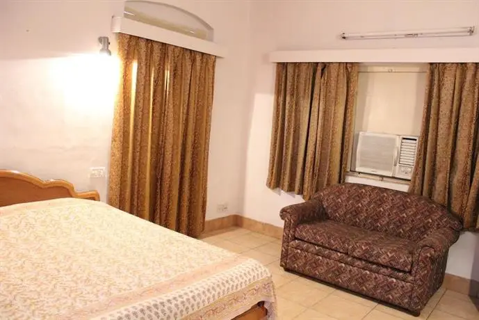 Lakshmi Guest House 