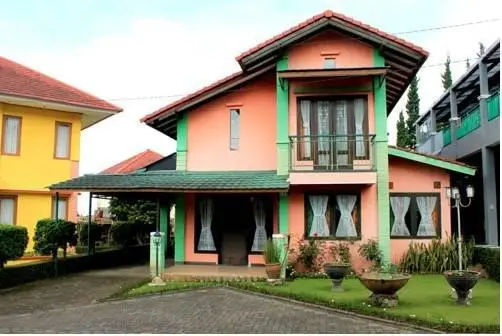 De Villa - Villa Istana Bunga