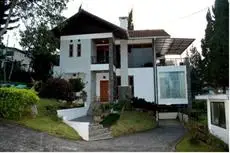 De Villa - Villa Istana Bunga 