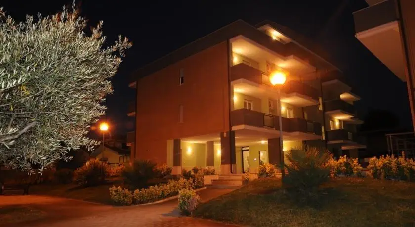 Isa Fiumicino Airport Residence