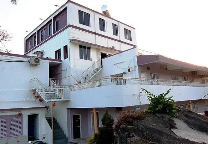 Hotel Karnavati 