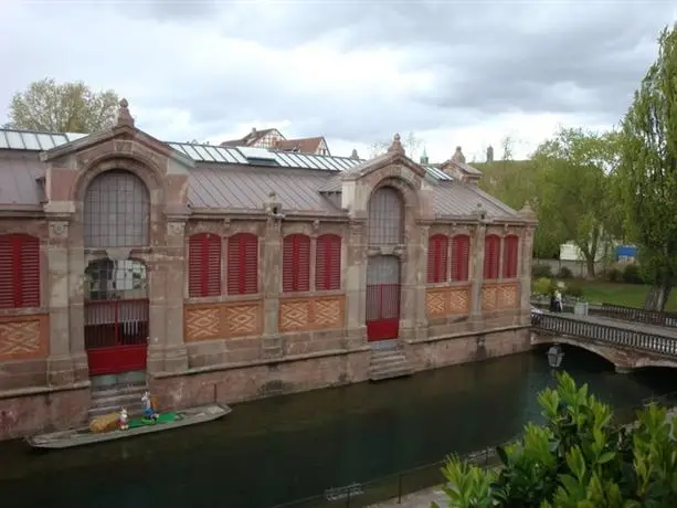 Sur les Quais de Colmar avec parking