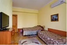 Yuzhniy Veter Guest House 