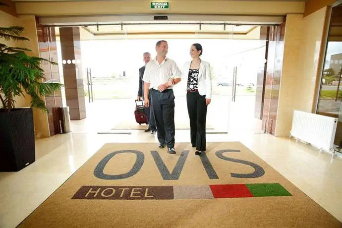 Ovis Hotel 