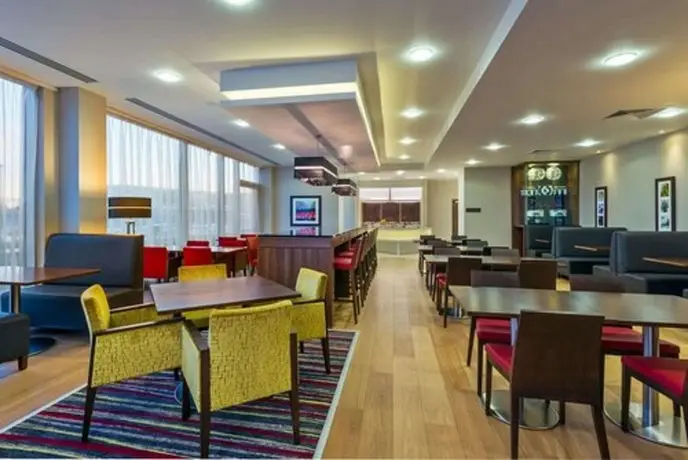 Hampton by Hilton Luton Airport 