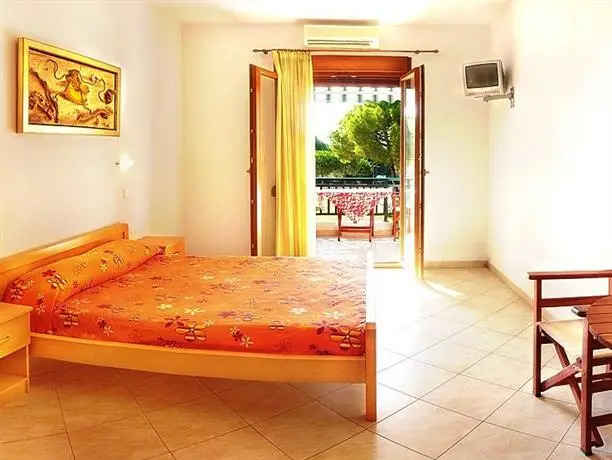 Alexandros Hotel Apartments 