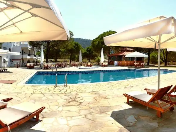 Alexandros Hotel Apartments 