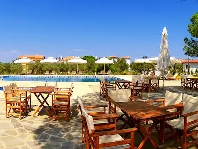 Alexandros Hotel Apartments 