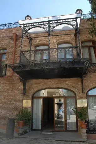 Hotel Pirosmani