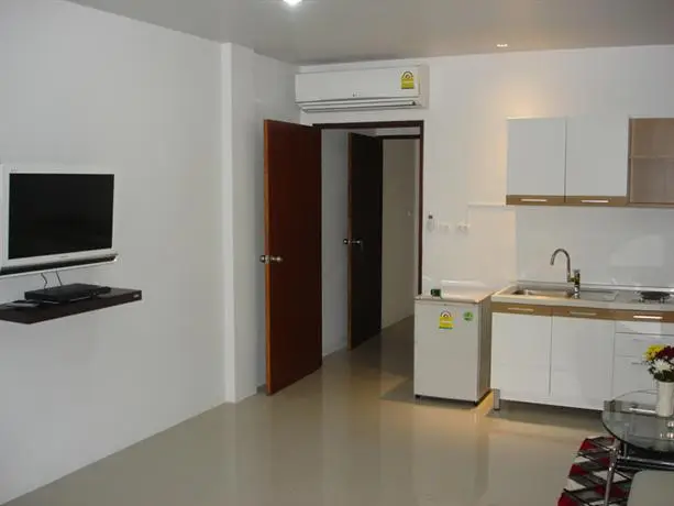 Naiharn Beach Road Apartment 