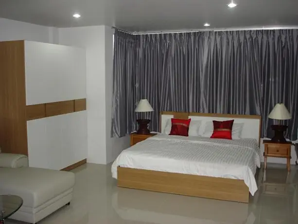 Naiharn Beach Road Apartment 