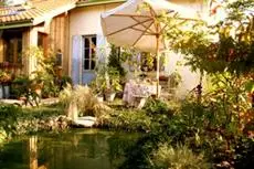 Chambres d'Hotes Au Jardin 