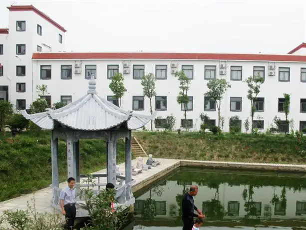 Shuanglong Holiday Resort 