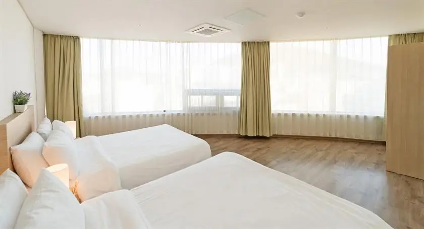 Elena Hotel Yeosu 