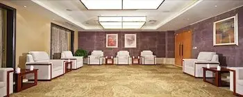 E Mei Shan Central Sunshine Hotel 