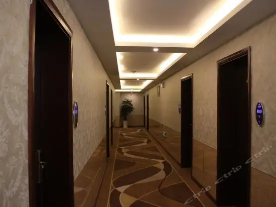 Luzhou Qianye Hotel