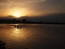 New Golden Flower Heritage Houseboat 