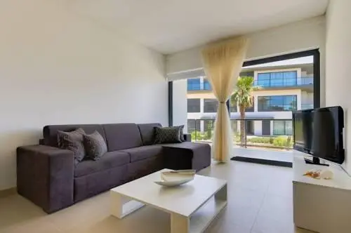 Cavalo Preto Beach Apartments 