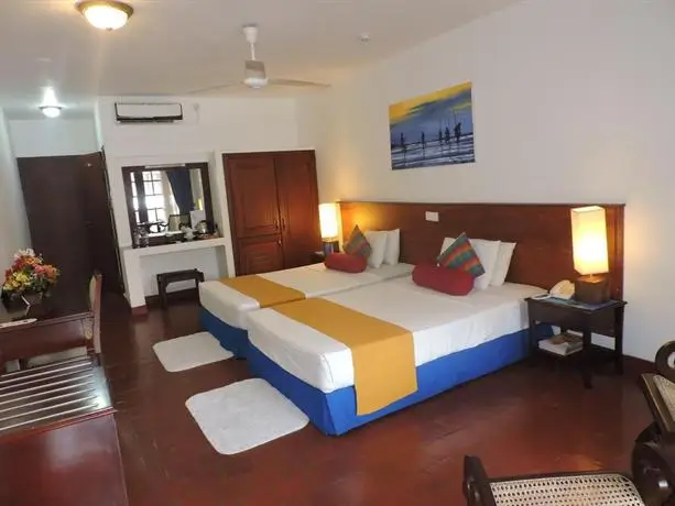 Catamaran Beach Hotel Negombo 