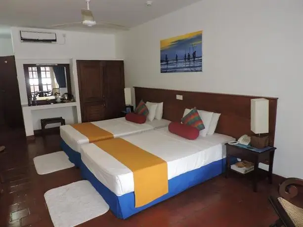 Catamaran Beach Hotel Negombo 