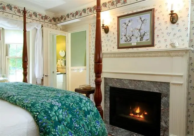 1802 House Bed & Breakfast