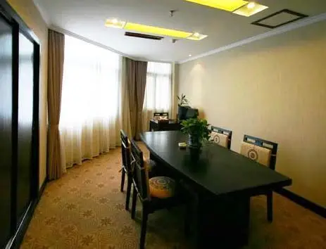 Wuyi Hopeswan Holiday Hotel 