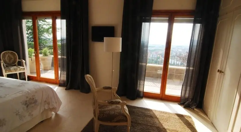 Montjuic Bed & Breakfast 