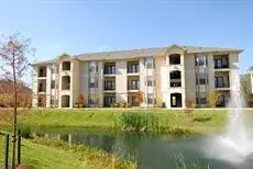 Camden Lakes Apartments 